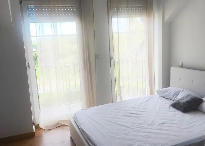 4 Hébergement de vacances *